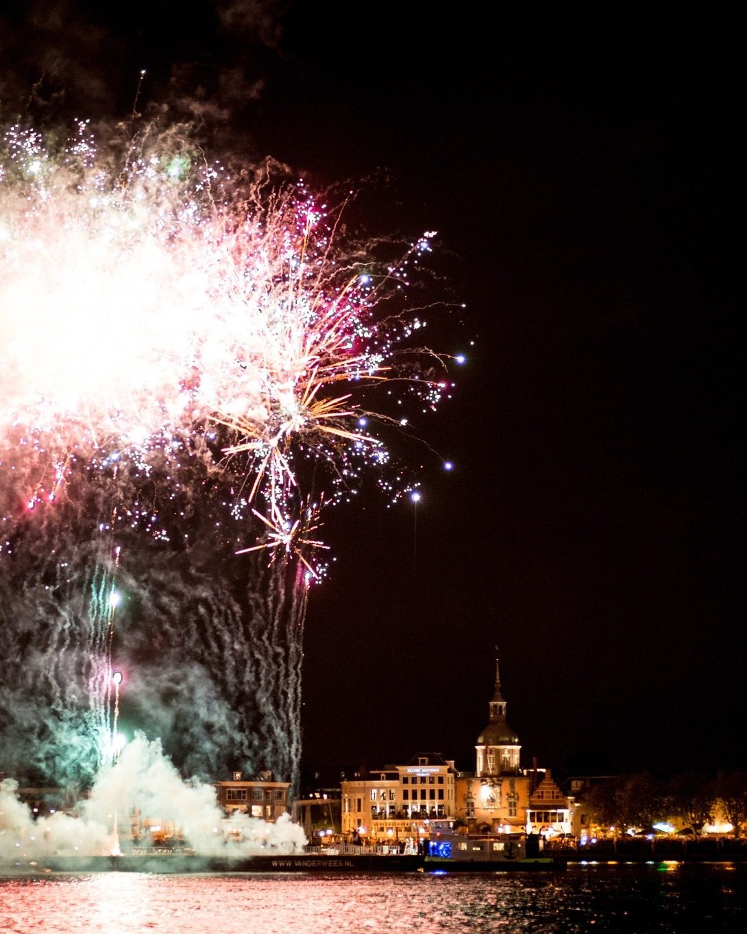 Dordrecht vuurwerk lichtshow