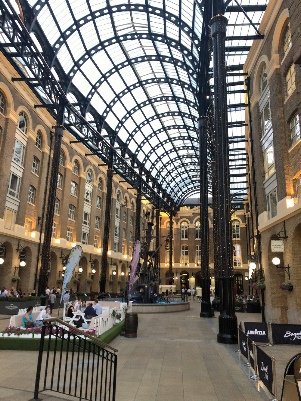 Mall along the Queens walk
